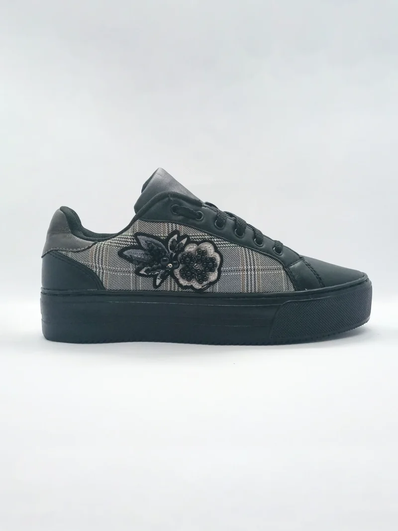 Sneaker Noir Fleuri - Taille 39.5