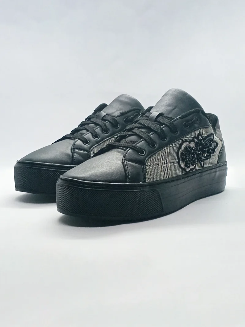 Sneaker Noir Fleuri - Taille 39.5 – Image 2